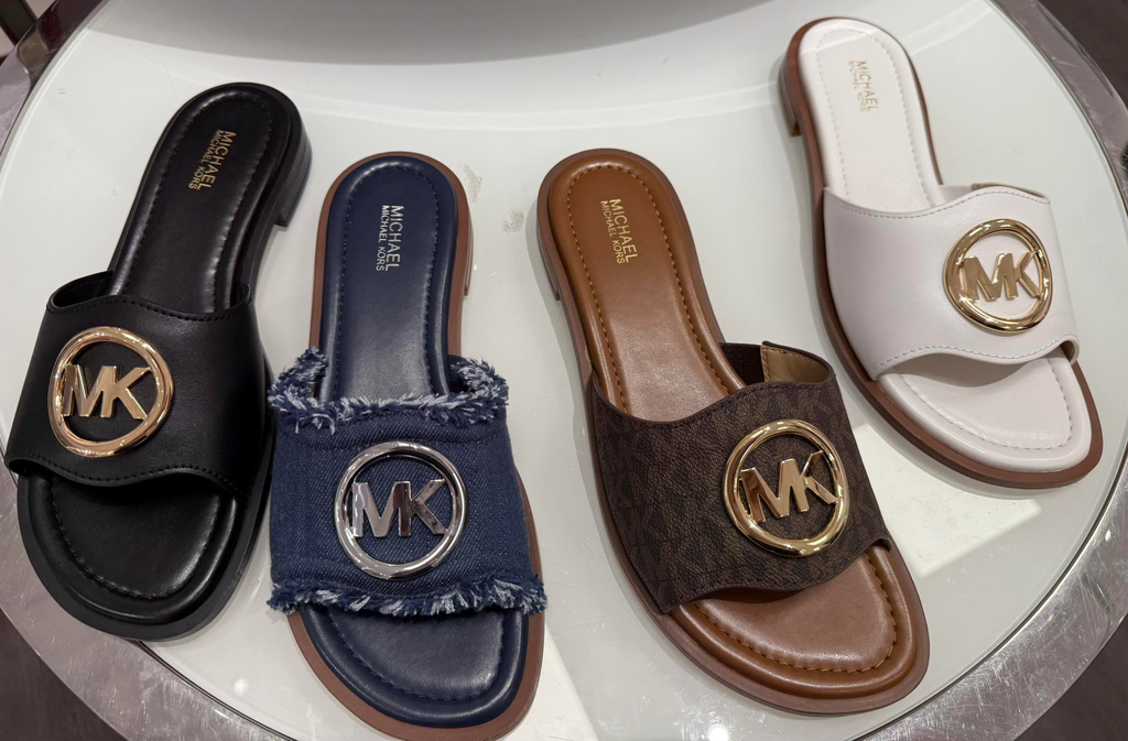 MK Hannah Slide Sandal (Black, 5.5)